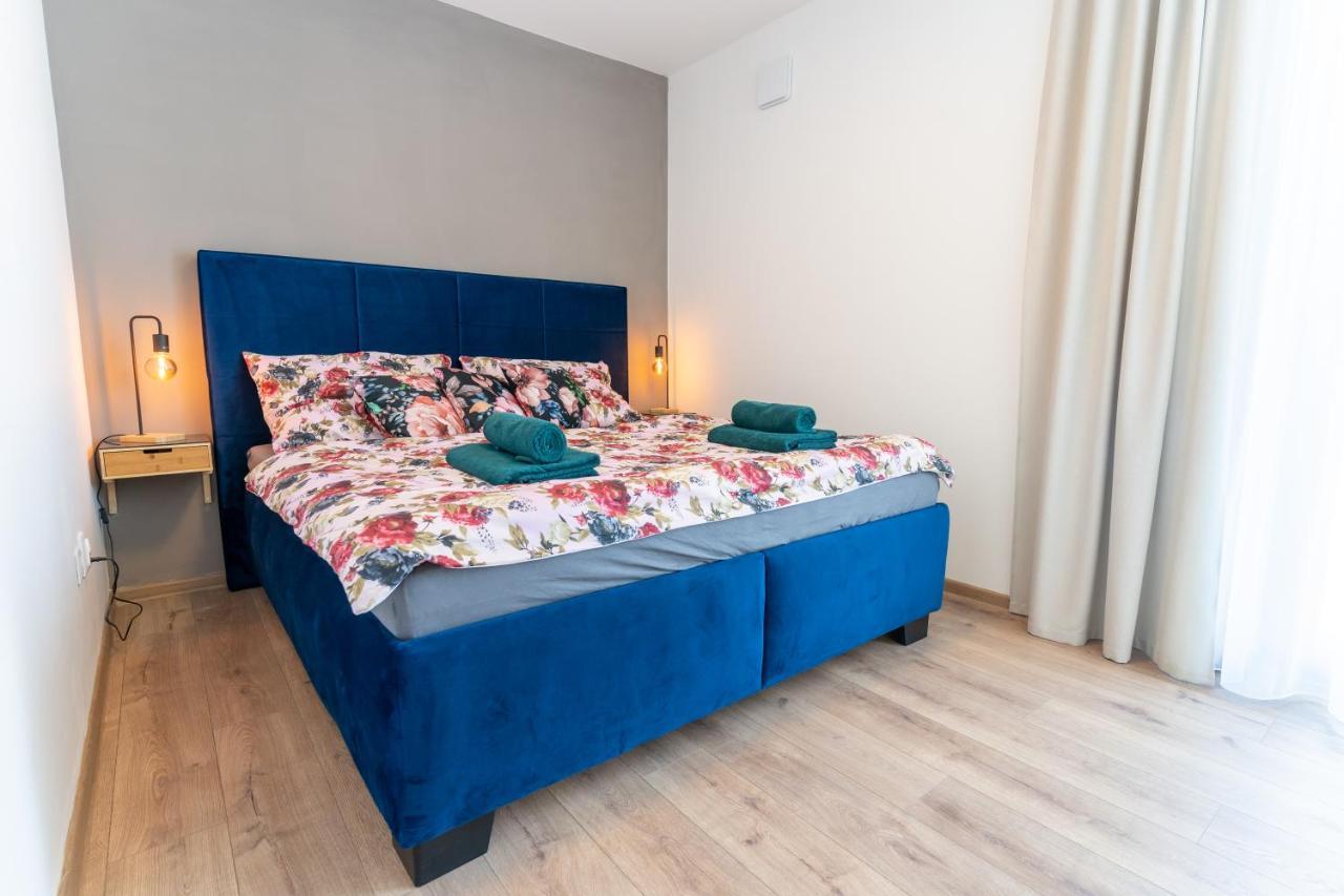 Avocado Apartment Victory Port ลิฟตอฟสกีมิคูลาช ภายนอก รูปภาพ