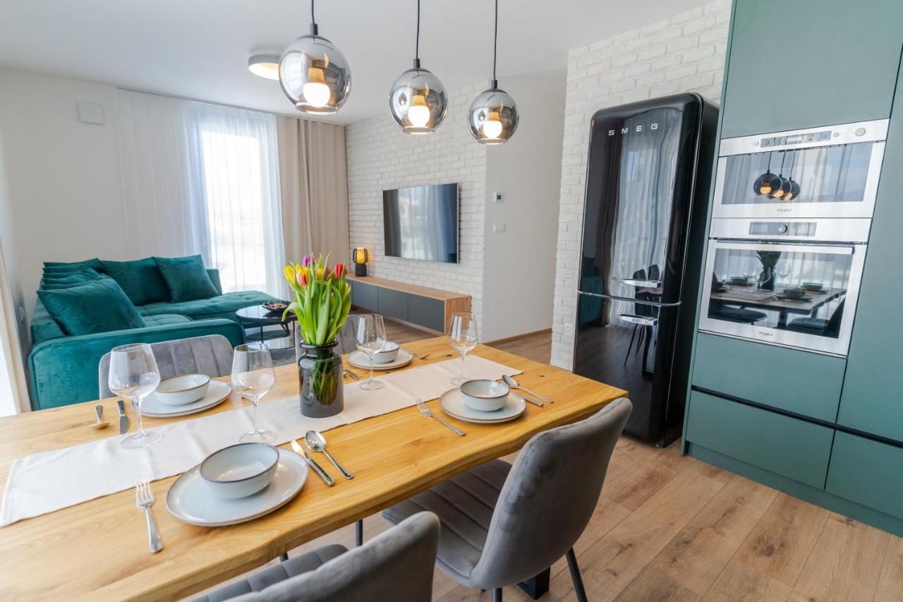 Avocado Apartment Victory Port ลิฟตอฟสกีมิคูลาช ภายนอก รูปภาพ